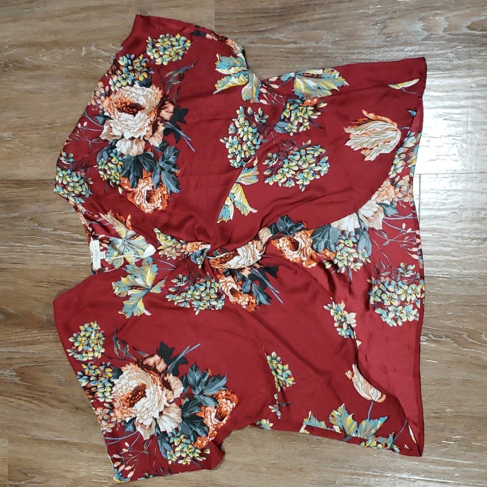 (2XL) NWT umgee + USA Floral Flowy Tie Front Detail Blouse Vacation Coastal